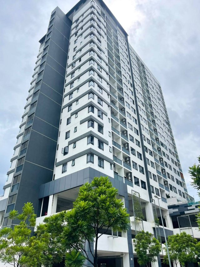 Photo 1 of 6