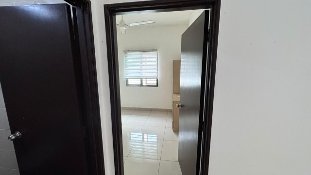 ZAMRUD RESIDENCE KAJANG @ PARTLY FURNISHED, Kajang