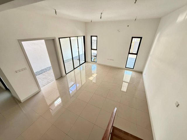 Photo 5 of 7