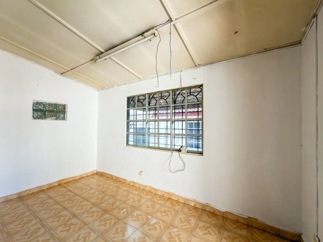Photo 4 of 7
